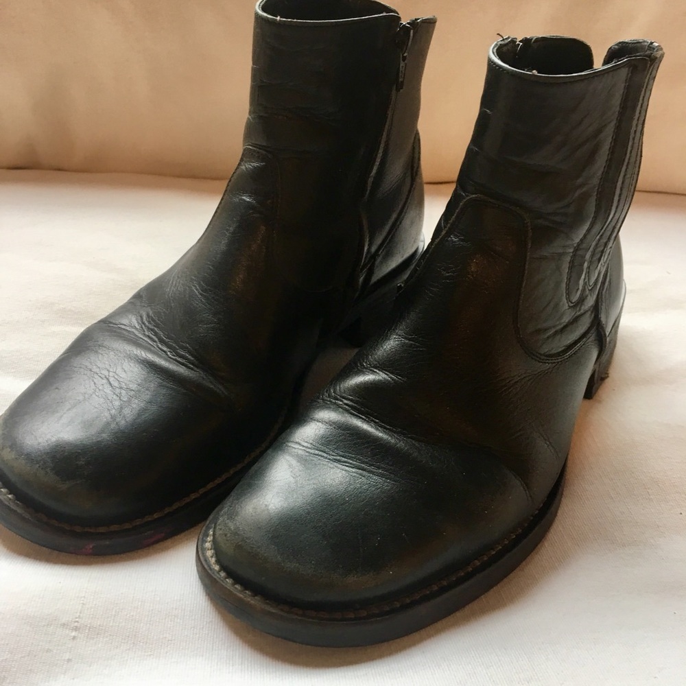 Men’s black bullboxer boots 8